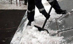 Как защитить крышу дома от снега?! Устанавливаем снегозадерживающие ограждения из труб